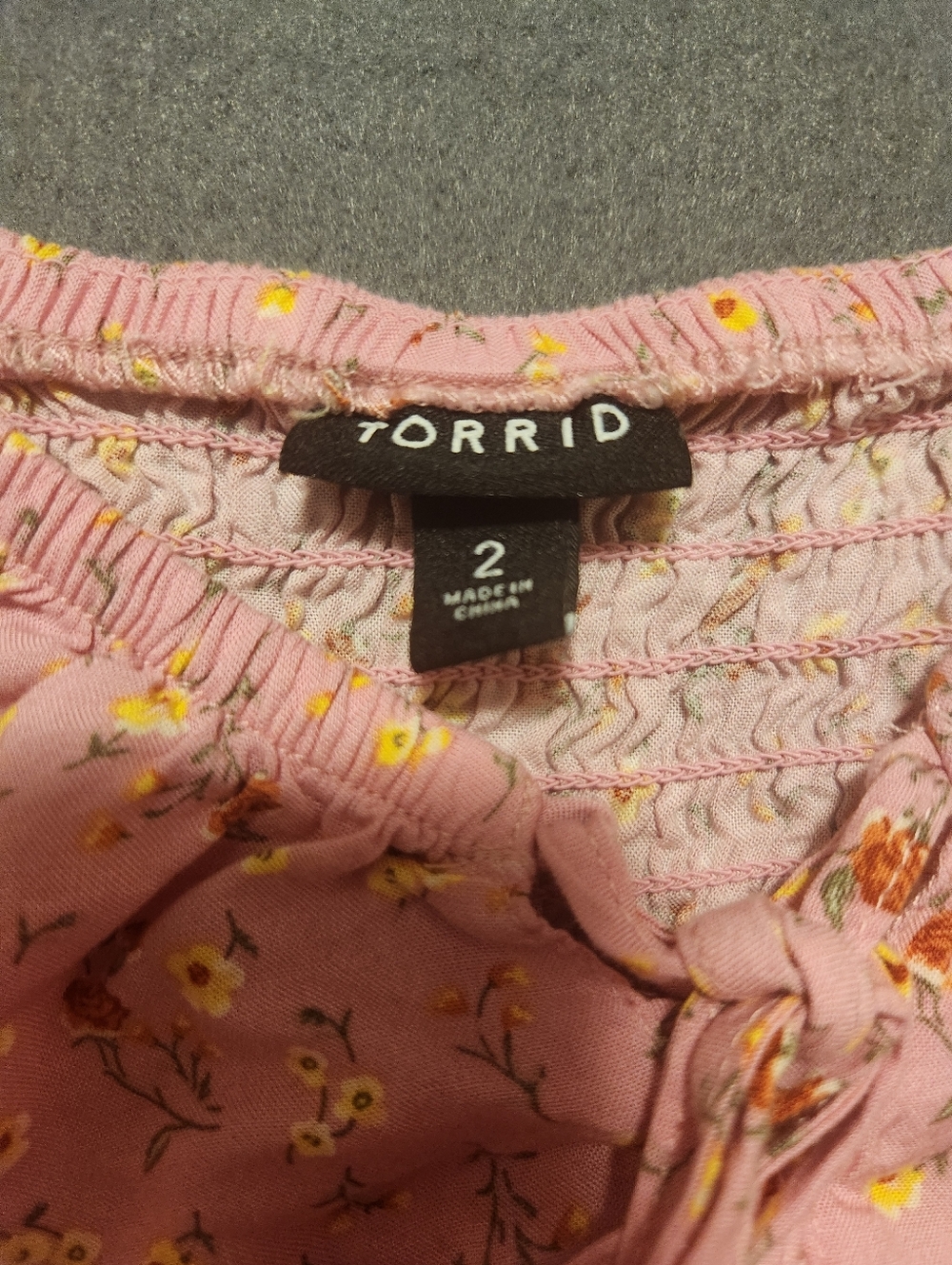 Torrid Top Women Size 2 Pink Peasant Floral Boho Smocked Ditsy Cottage - Picture 5 of 11